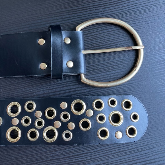 Nice golden fashion beltđź’› - Picture 2 of 8